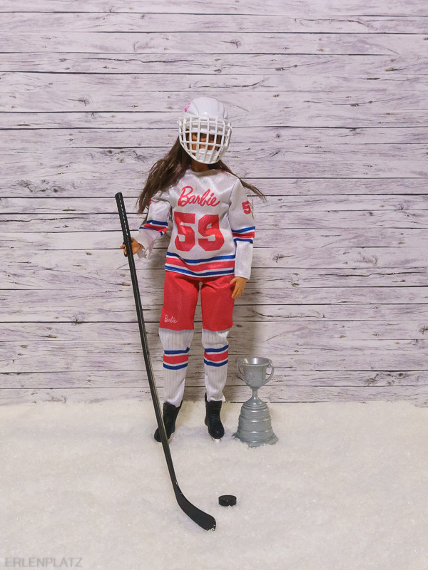 Barbie Wintersport HFG74  Eishockey
